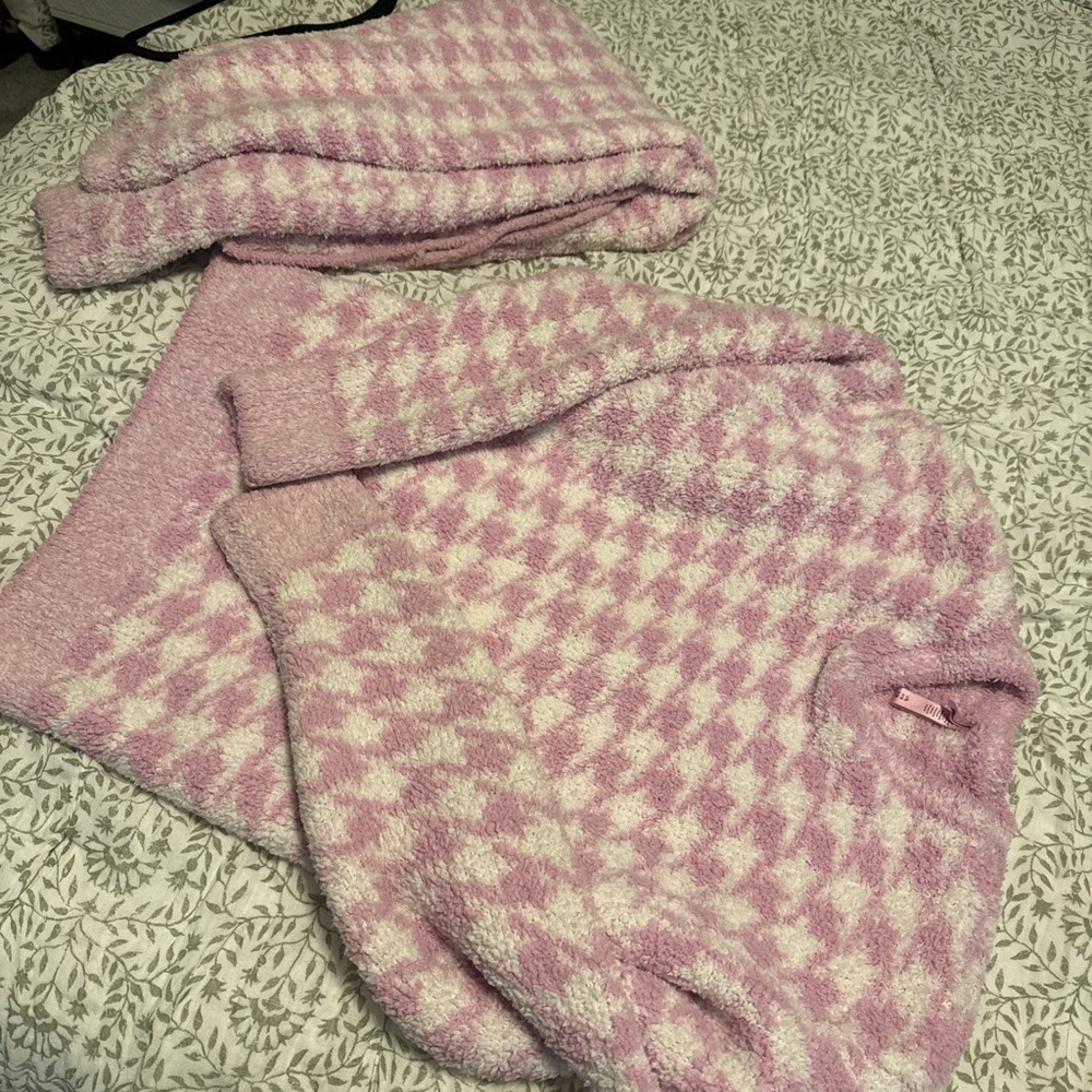 Skims Women's Sweater and pants